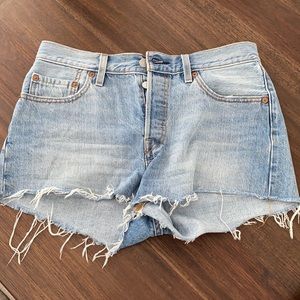 Levi 501 blue Jean shorts; size w27